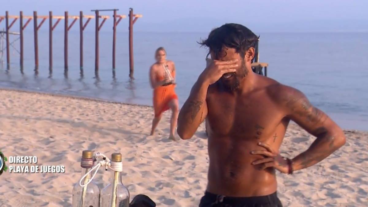 Manuel se ha enterado de los rumores que apuntan a que Gabriela le ha sido infiel