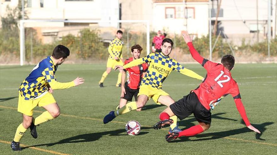 El Alqueries sigue líder tras ganar en Burriana