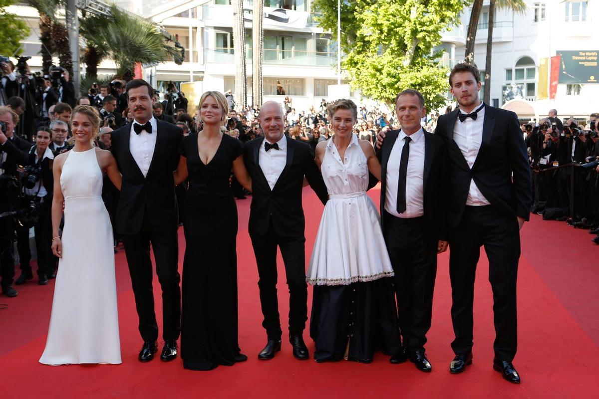 Cannes 2016: Alice Isaaz, Laurent Lafitte, Virginie Efira, Christian Berkel, Anne Consigny, Charles Berling y Jonas Bloquet en el estreno de 'Elle'
