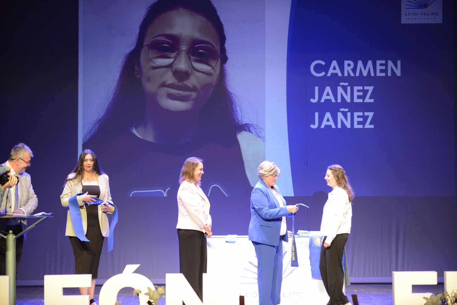 Graduación de bachilleres y alumnos de FP y Ciclos Formativos del IES León Felipe