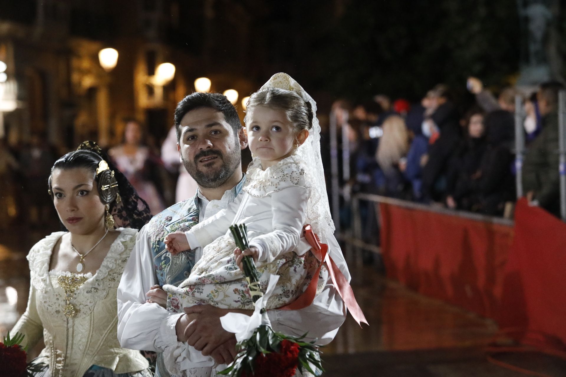 Búscate en el primer día de ofrenda por la calle Quart (entre las 22:00 a las 23:00 horas)