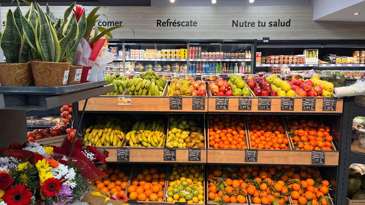 Interior de una tienda Suma