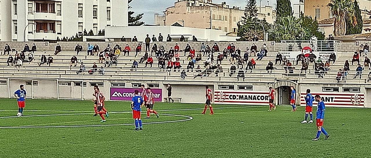 Imagen de un partido de Liga del Manacor en Na Capellera esta temporada.