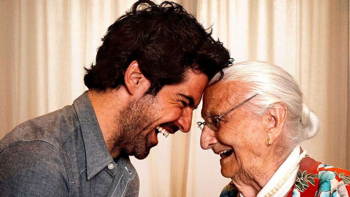Crítica de ‘100 días con la Tata’: tendre i pobre cine casolà Crítica de ‘100 días con la Tata’: tendre i pobre cine casolà