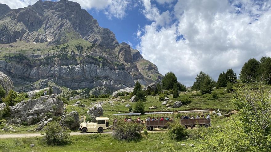 El fantástico tren de alta montaña que te llevará por los lugares más mágicos del Pirineo