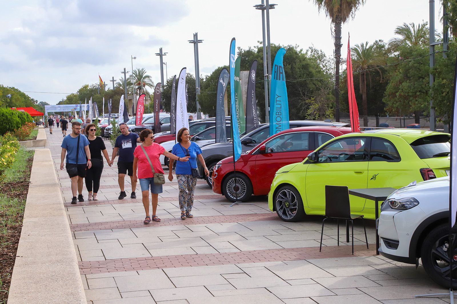 El Vial acoge una gran exposición de vehículos eléctricos