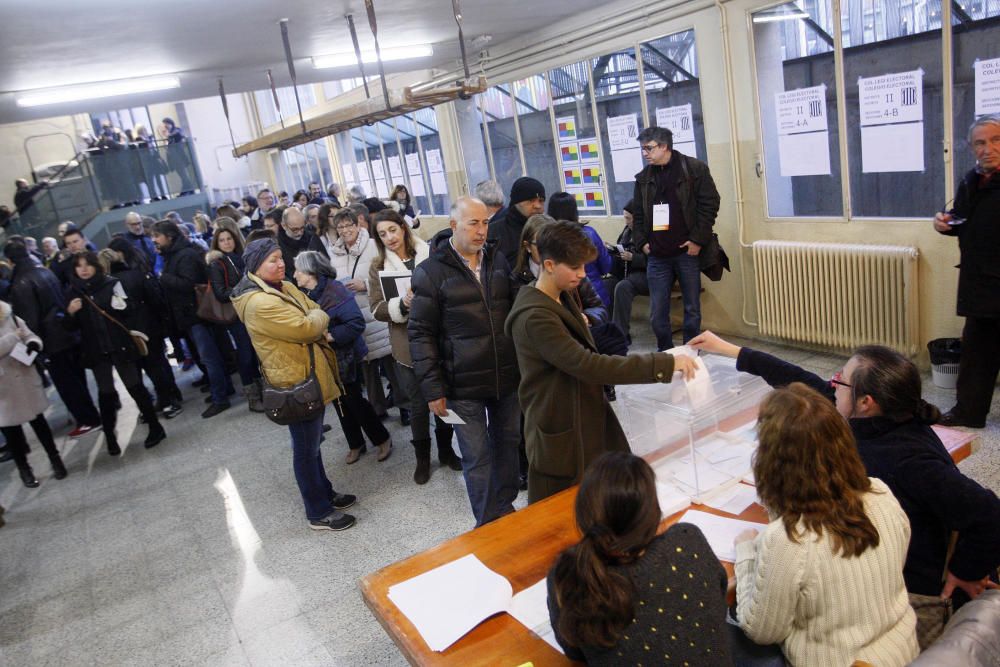 Votacions al col·legi Verd i al pavelló de Palau