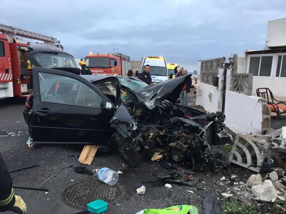 Herido grave tras chocar su vehículo contra un muro en Lanzarote