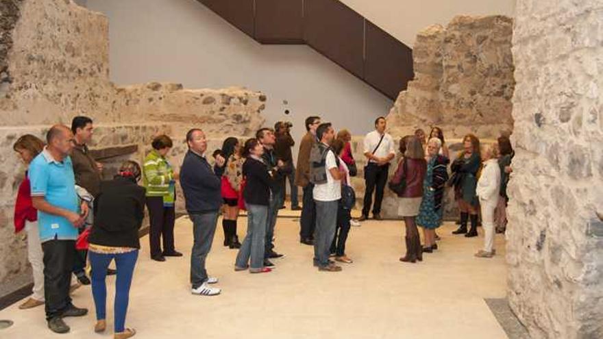 El Cabildo autoriza la apertura de los castillos de La Luz y Mata como museos