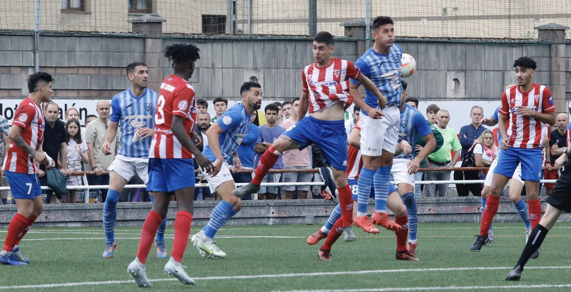 L'Entregu se queda con la miel en los labios: el conjunto del Nuevo Nalón cae por 2-0 ante La Unión y se queda sin ascenso