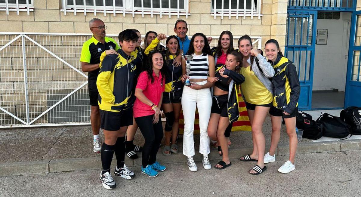 El equipo femenino de La Muela ocupó la tercera posición. |  