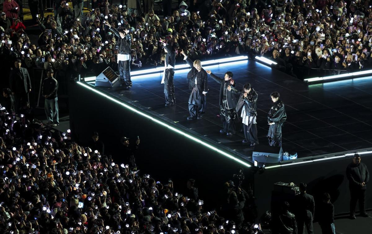Els reis del K-pop arrasen en el concert de tornada