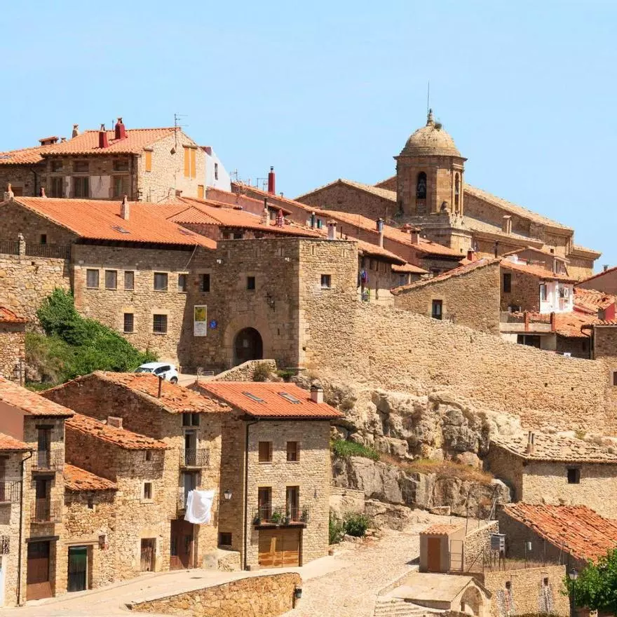 El pueblo más bonito de Teruel, una fortaleza medieval a 1.400 metros de altitud