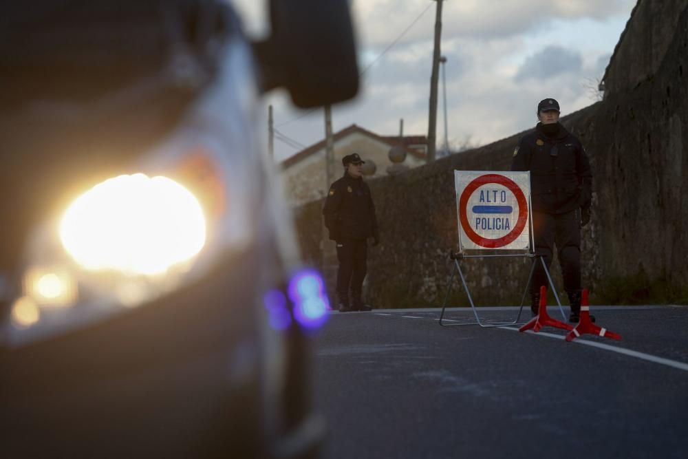 Control de la Policía Nacional en Avilés