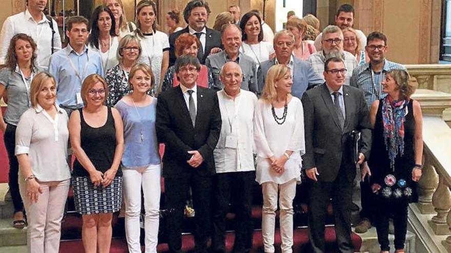 Els diputats que han treballat per la vegueria del Penedès amb el President Puigdemont, ahir