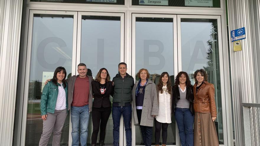 Pablo Herrero (en el centro), junto a los integrantes del grupo iHealthy.