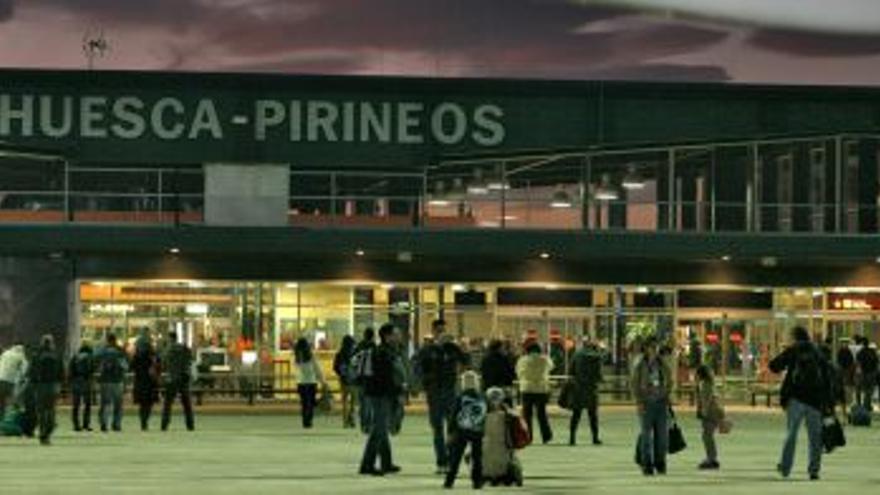 Pyrenair suspende su actividad y deja a Huesca-Pirineos al borde del abismo