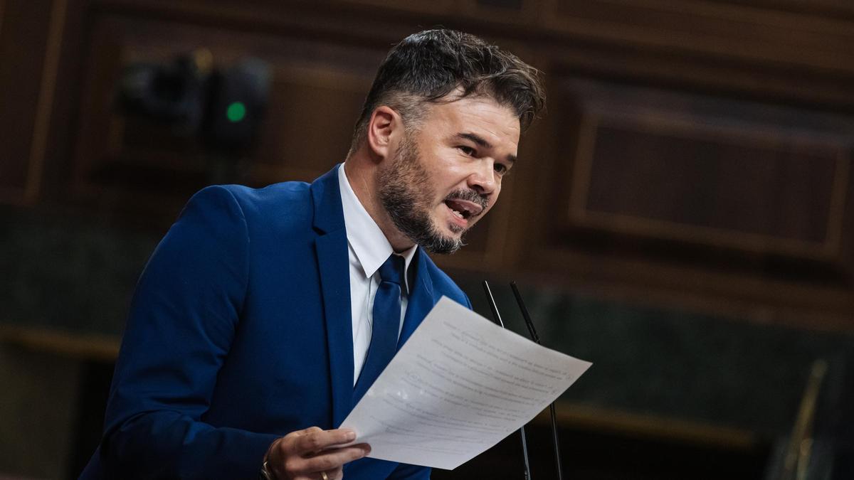 El portavoz de ERC en el Congreso, Gabriel Rufián, durante la primera sesión del debate de investidura del líder del PP, en el Congreso de los Diputados, a 26 de septiembre de 2023, en Madrid (España).