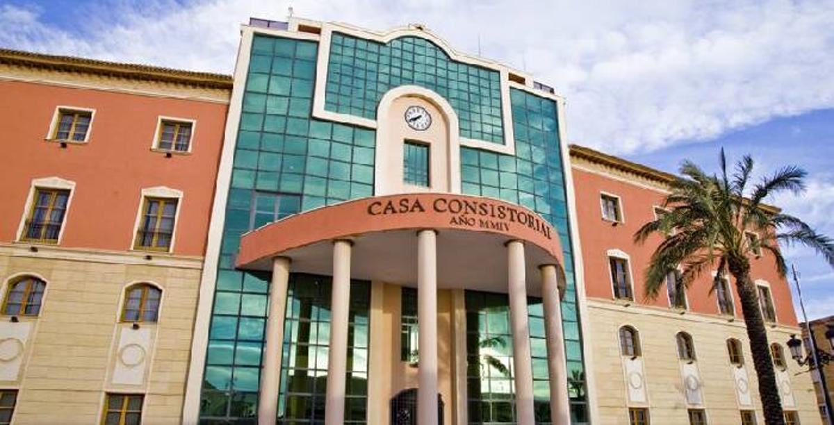 Fachada del Ayuntamiento de Los Alcázares