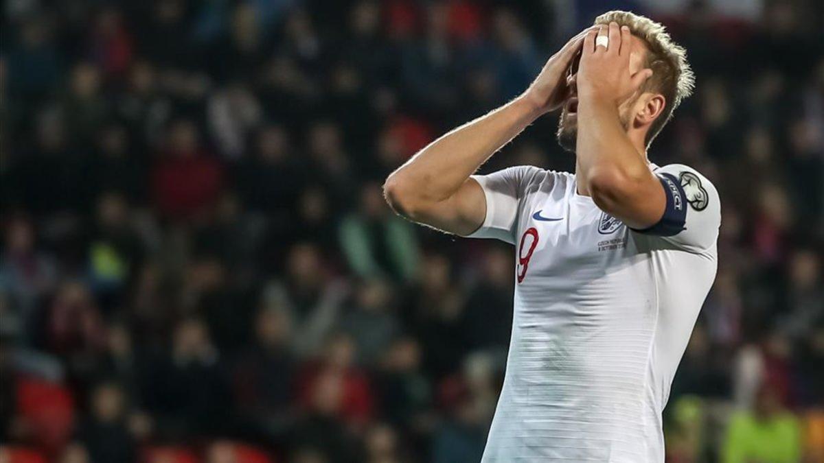 Inglaterra debe levantar cabeza tras caer 2-1 frente a la República Checa