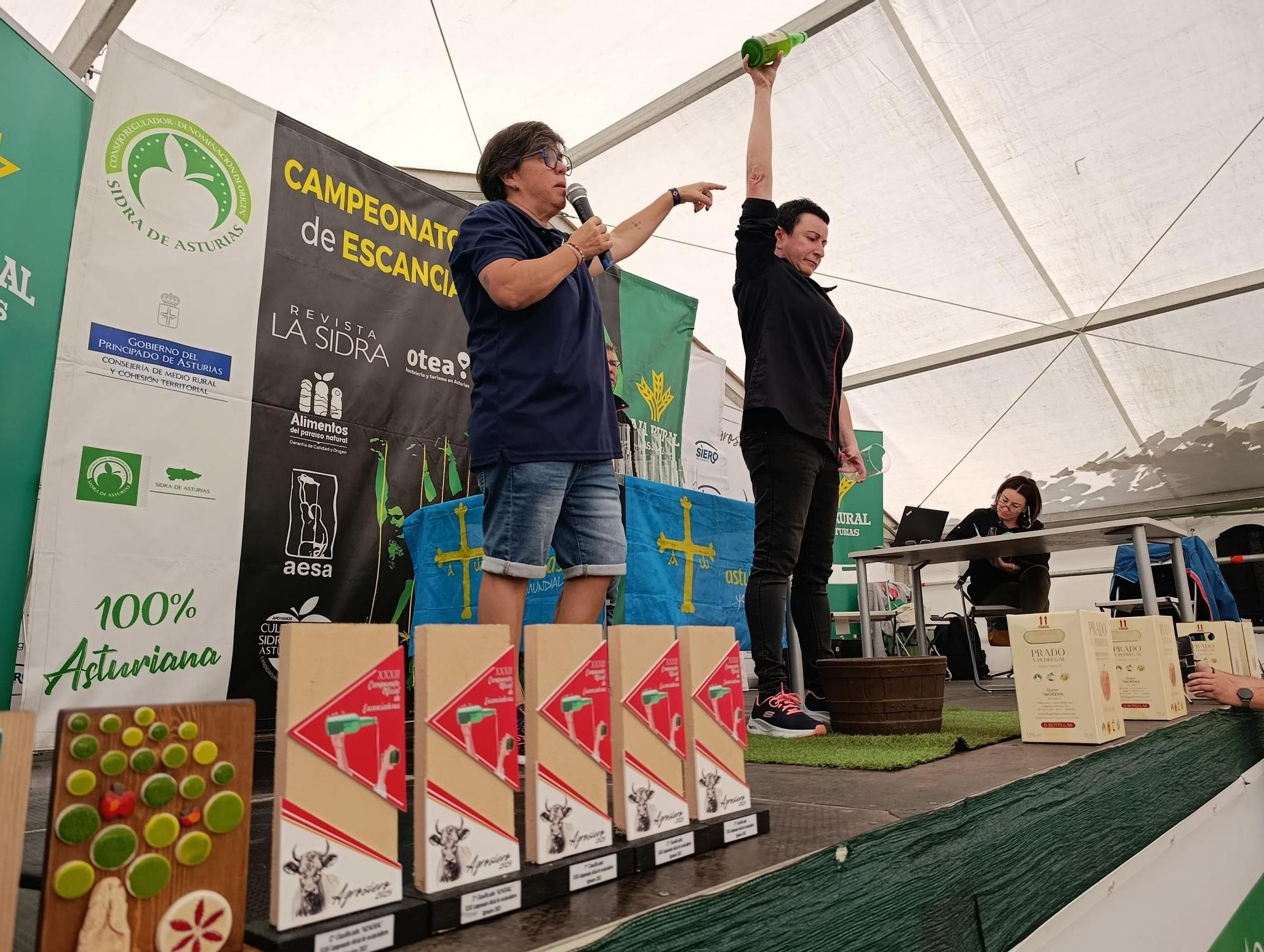 Amauris La Pauta, ganador del Concurso de Escanciadores de Pola de Siero