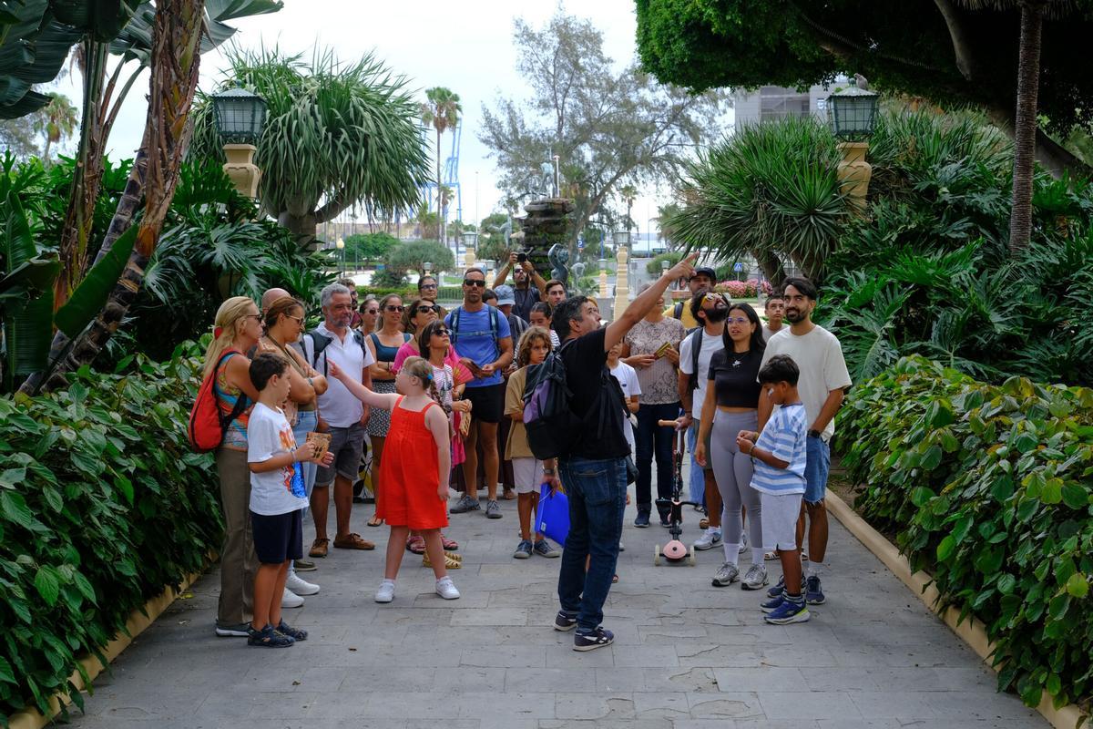 Actividad familiar en busca de los animales escondidos en Las Palmas de Gran Canaria