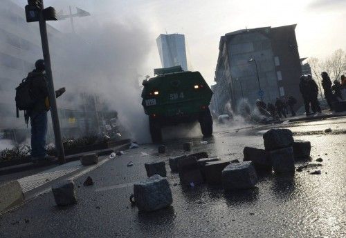 PROTESTA DE BLOCKUPY ANTE LA SEDE DEL BCE