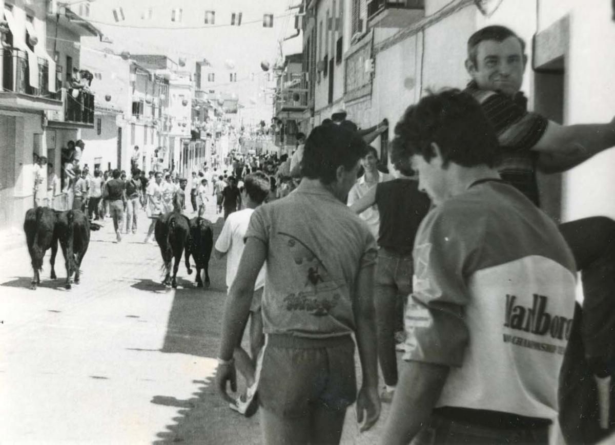 Los encierros de El Viso, en blanco y negro