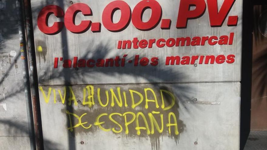 Pintadas en la sede de CC OO de Alicante