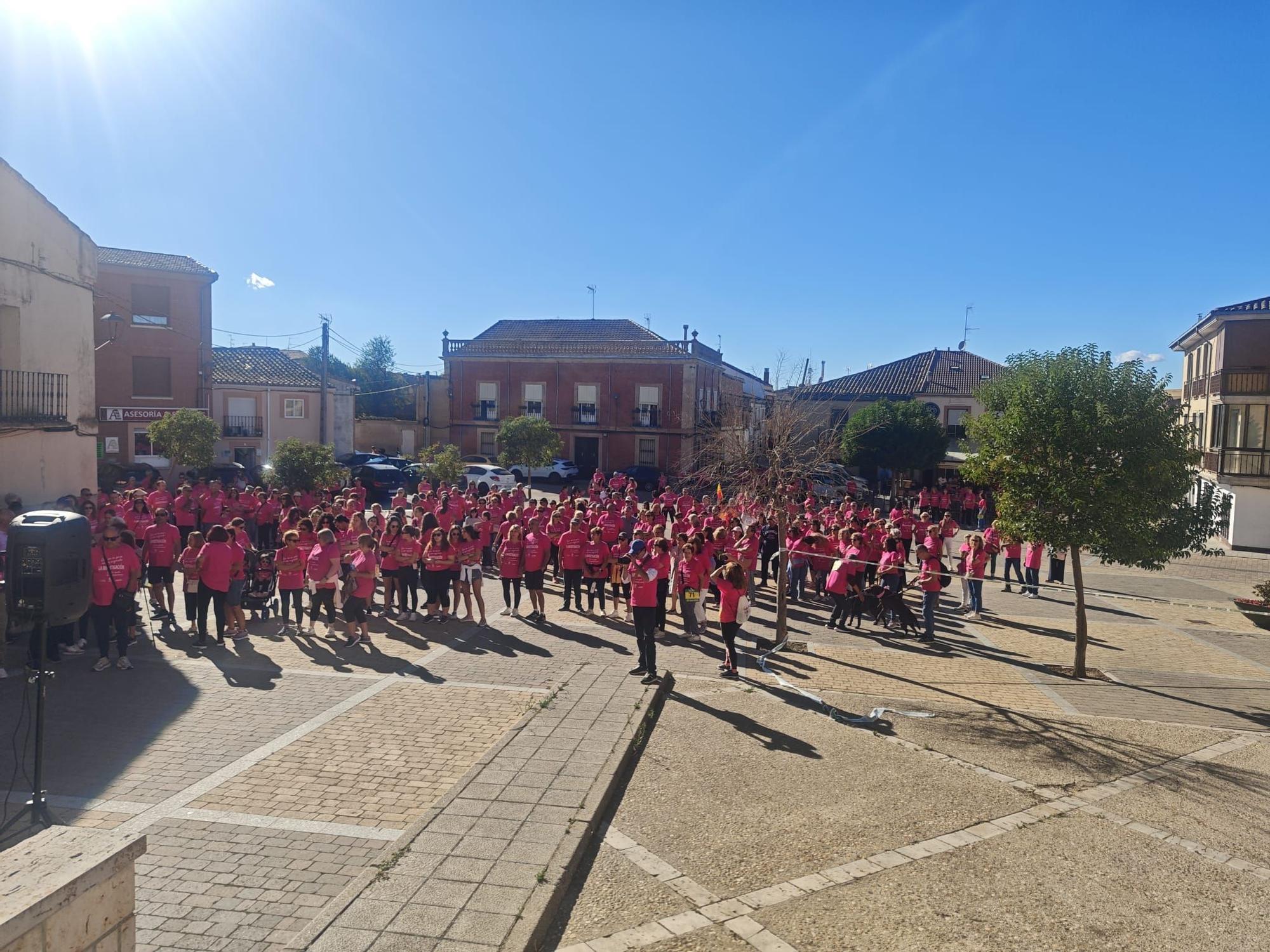 GALERÍA | La marcha de Fuentesaúco por el cáncer en imágenes