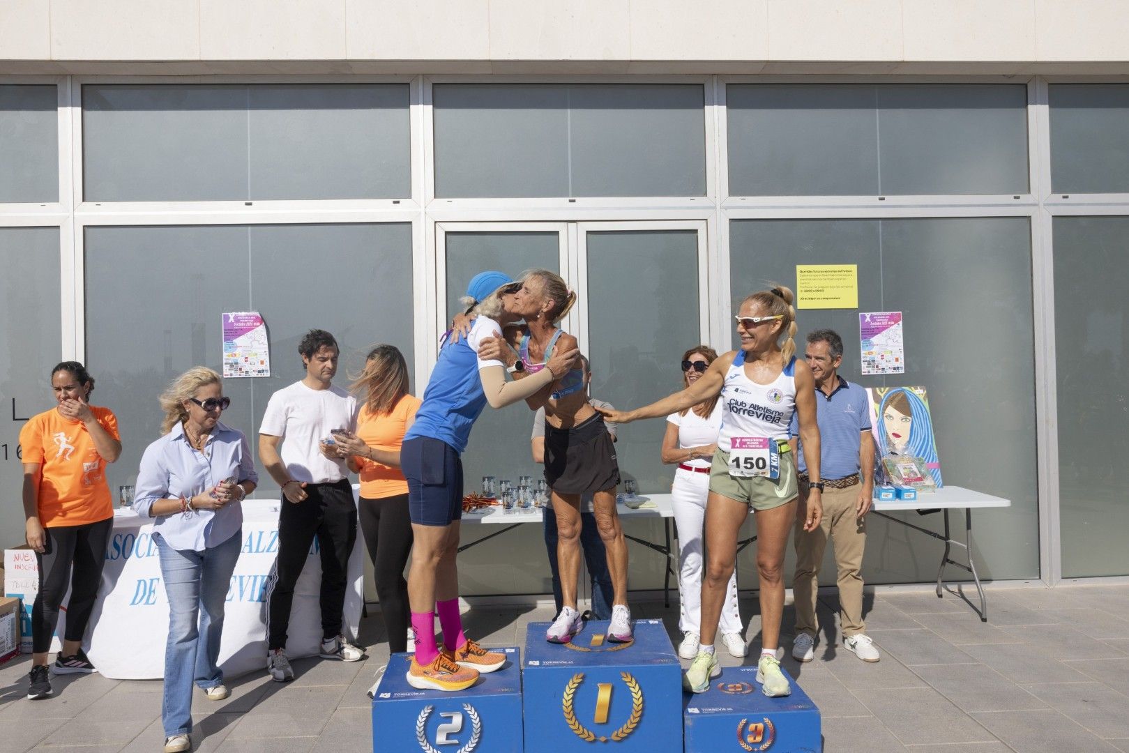 Así fue en imágenes una nueva edición de la carrera solidaria de AFA Torrevieja