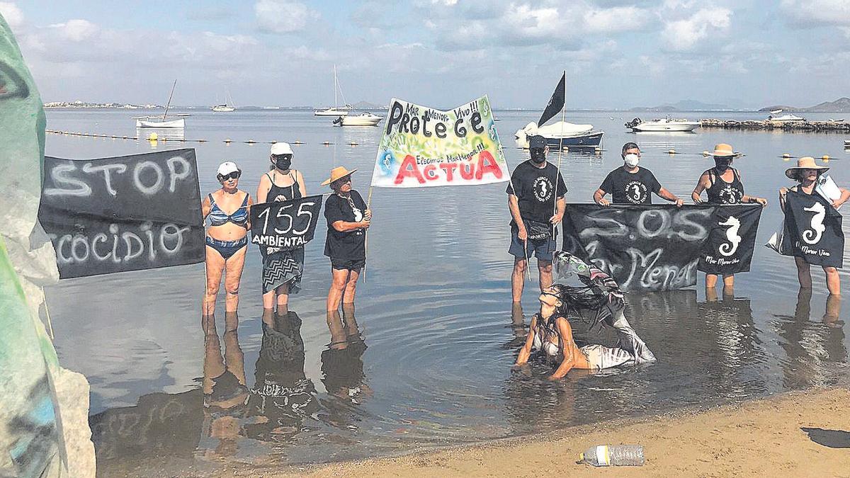 Imagen de la protesta por el Mar Menor.