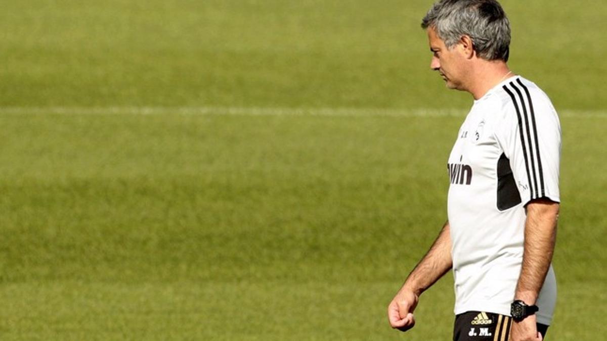 José Mourinho, durante el entrenamiento del Madrid.