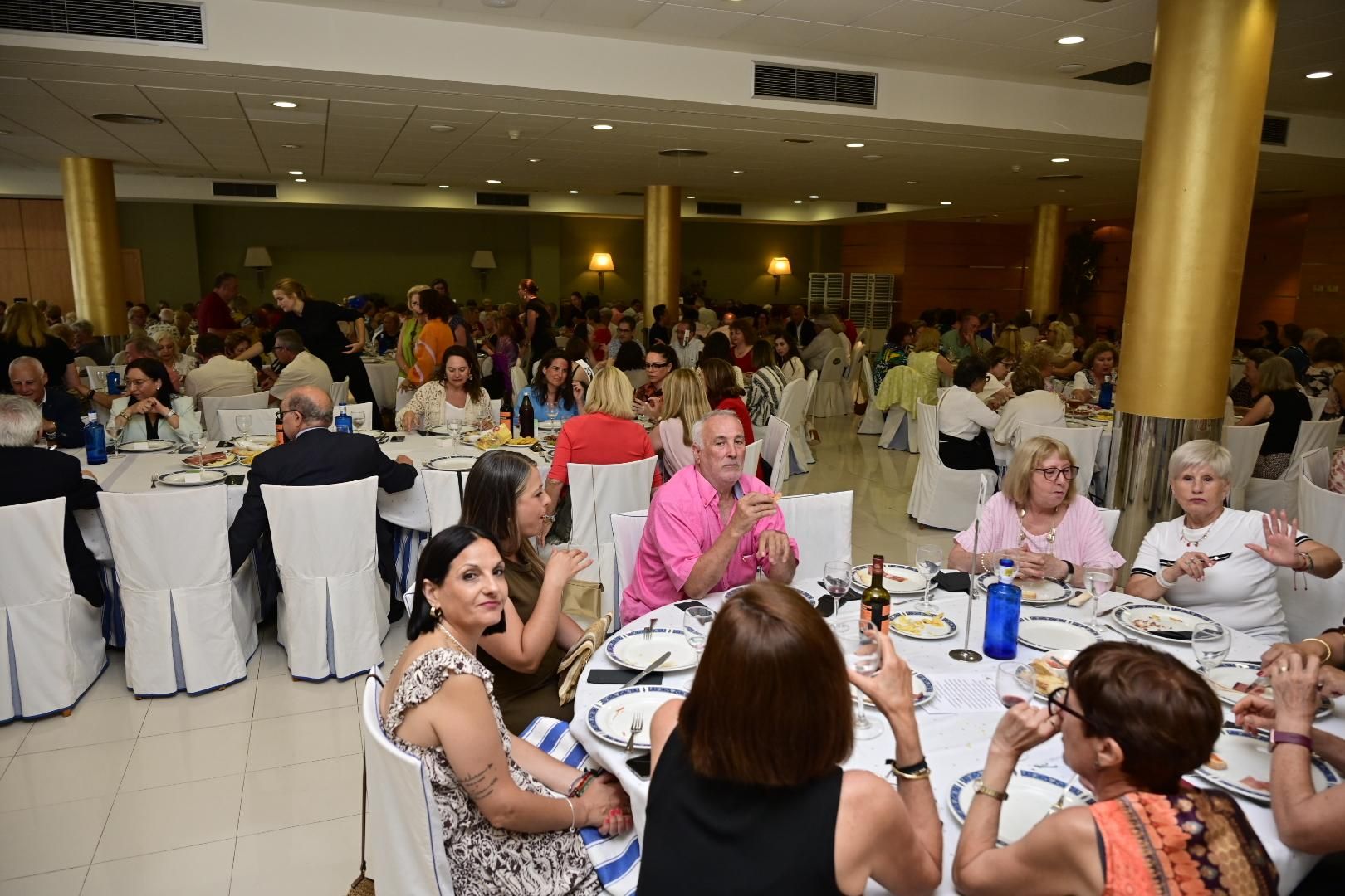Gala solidaria a beneficio de la Asociación Conta el Cáncer en Castelló