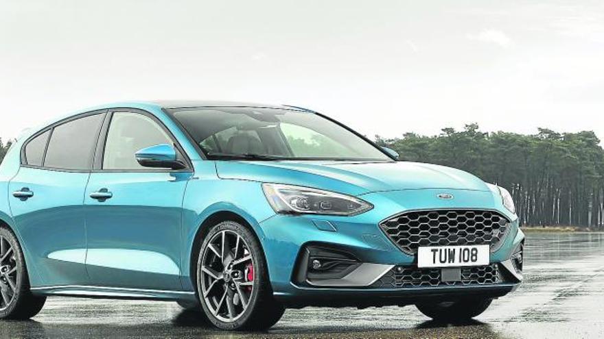 El Focus ST sustituye al modelo de 2015 con la renovada imagen del compacto de la marca y más tecnología a bordo.