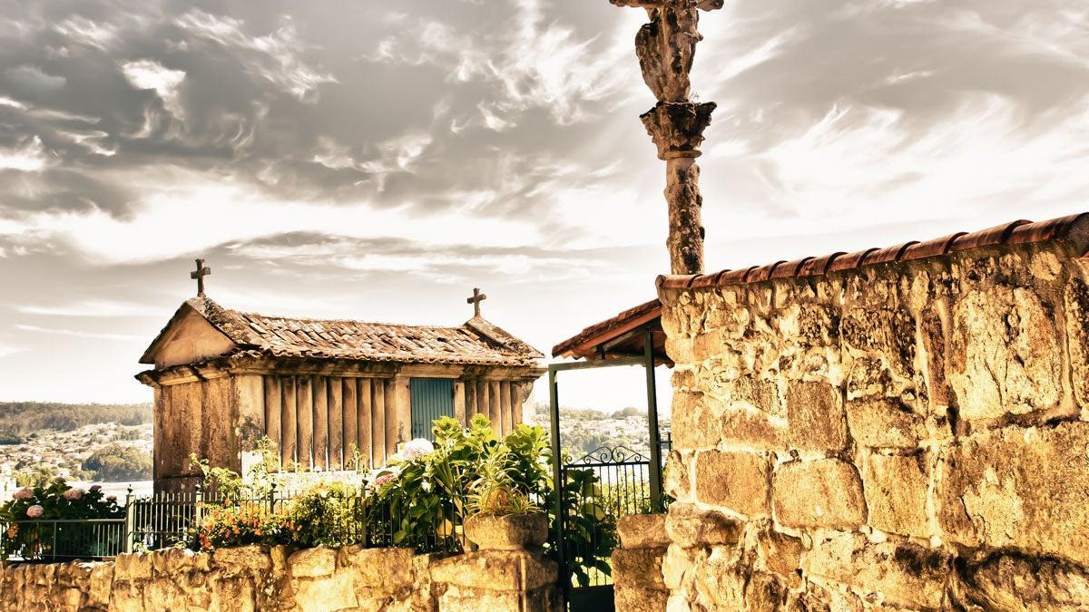 Combarro, uno de los pueblos más bonitos de Galicia