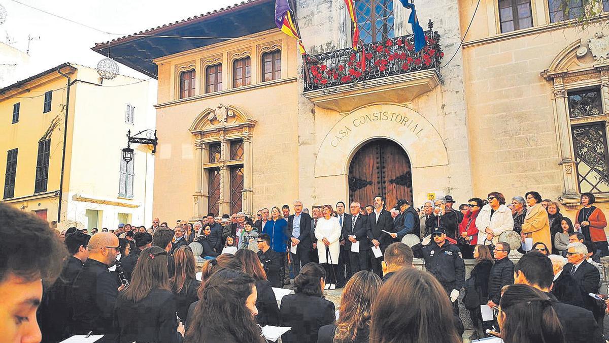 En muchos pueblos de Mallorca, como Alcúdia, se celebran muchos actos el día 26 de diciembre.