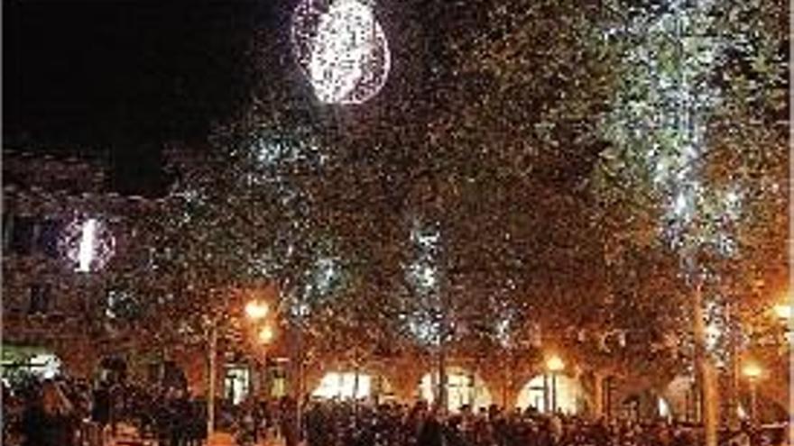 Banyoles estrena nous elements als llums de Nadal