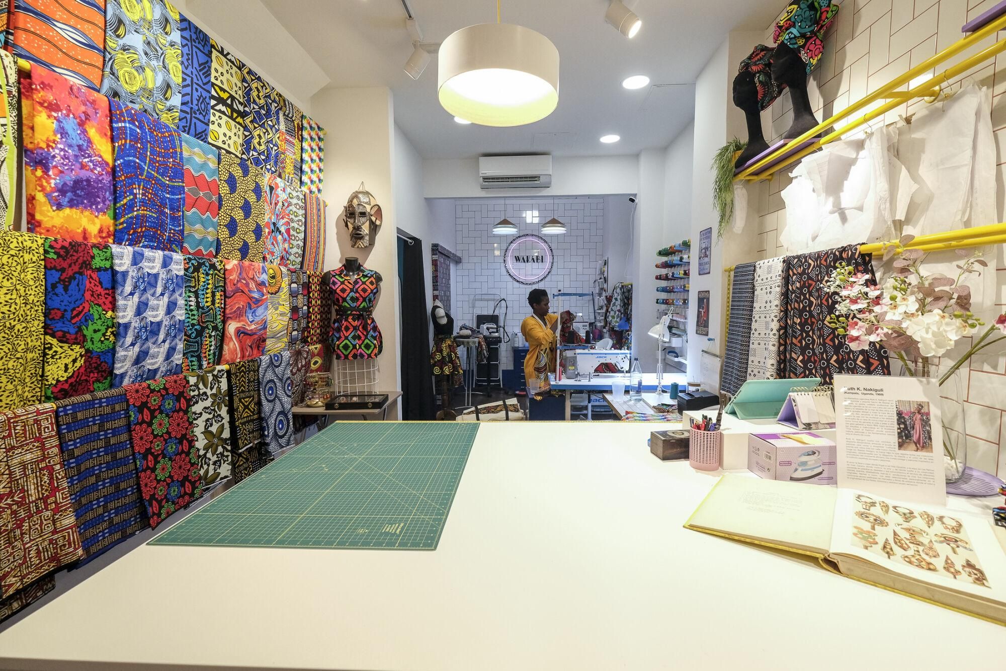 Comercio de ropa africana Wakabi Designs