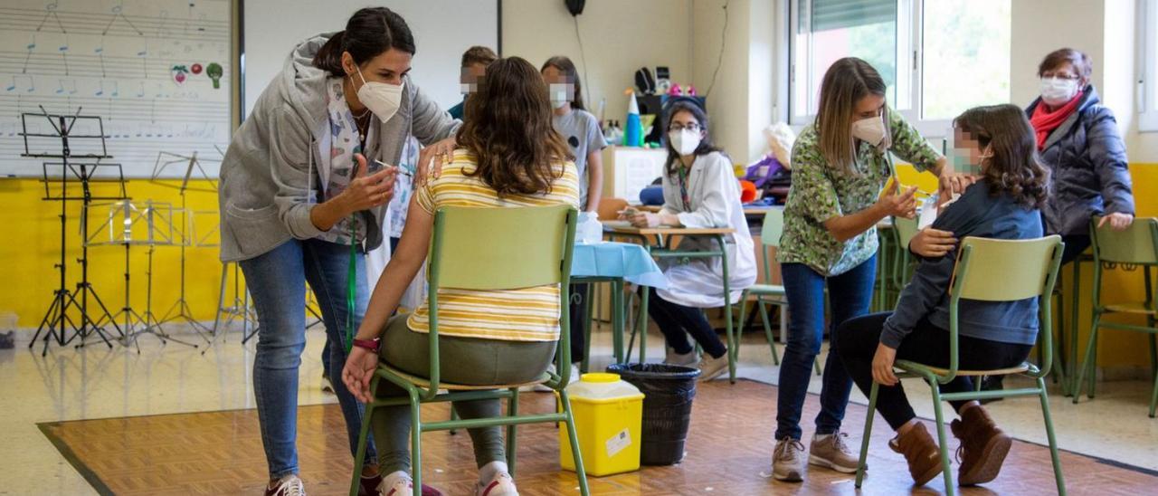 Colegio de Elche en el que se adecuó el gimnasio para la vacunación infantil. | V.B.