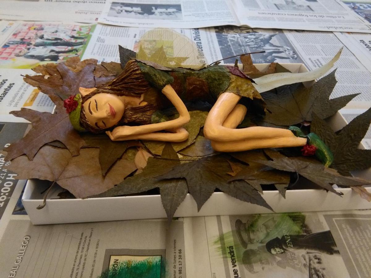 Antía Ferrer Lendoyro, artesana del papel y cartón piedra
