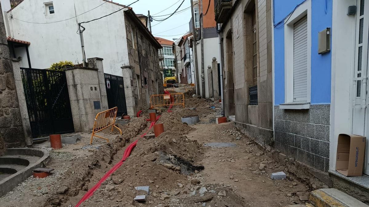 La calle Bouza de Abaixo, en obras.