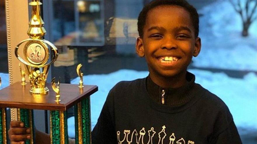 Un refugiado de 8 años, campeón de ajedrez en Nueva York tras aprender a jugar hace un año