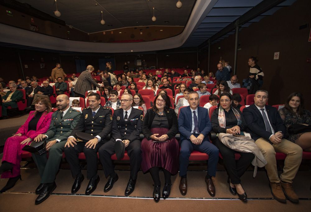 Alumnos de Sagunt leen la Carta Magna el Día de la Constitución