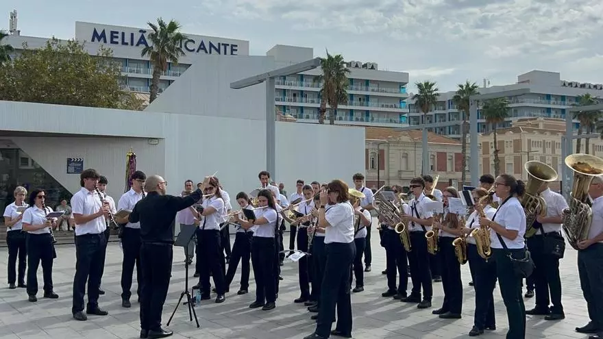 Un momento del concierto del 9 d'Octubre en Alicante, que se ha celebrado este domingo