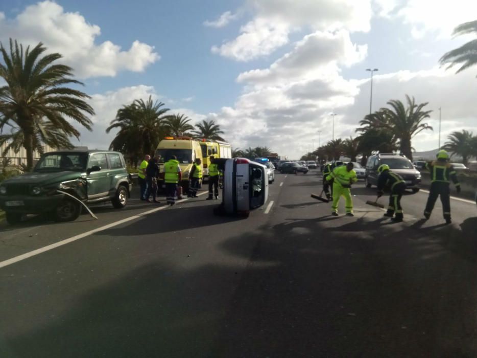 Accidente múltiple en la GC-1 a la altura del aeropuerto