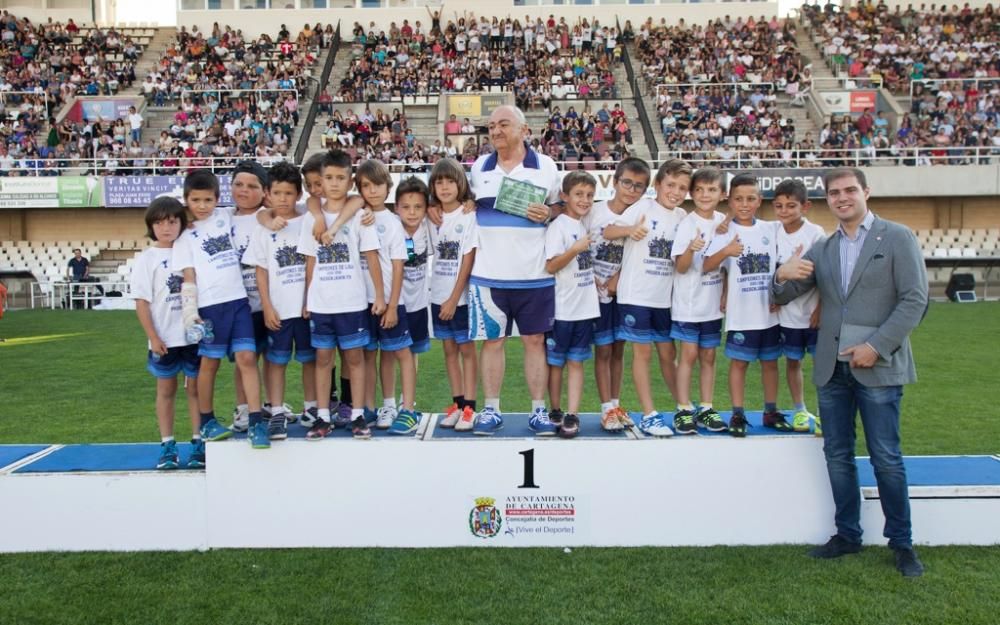 Clausura de la liga local de fútbol base de Cartag