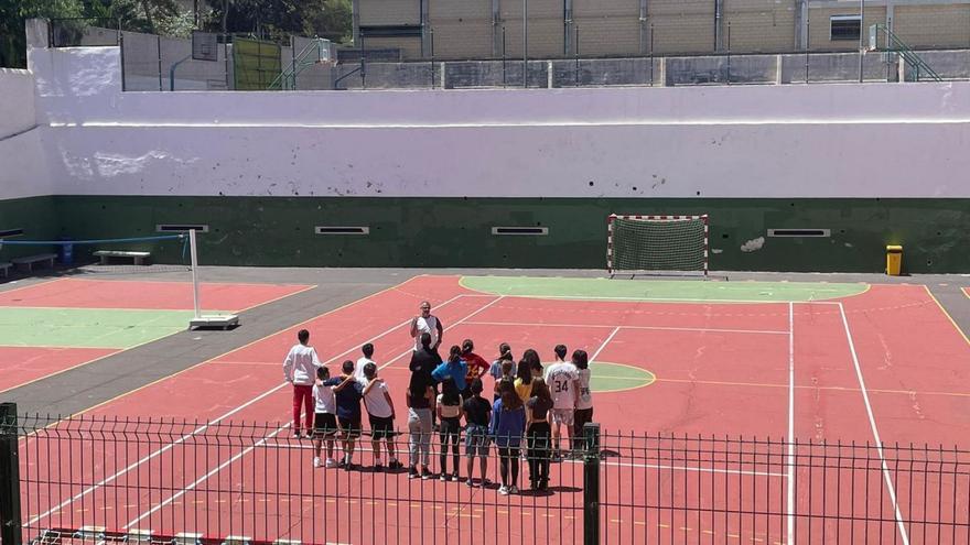 Cinco institutos solicitan acogerse al plan municipal para techar canchas deportivas