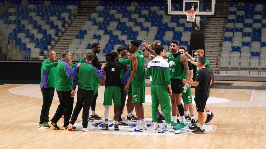 El Unicaja se prepara para sumar kilómetros lejos del Carpena antes de la Copa