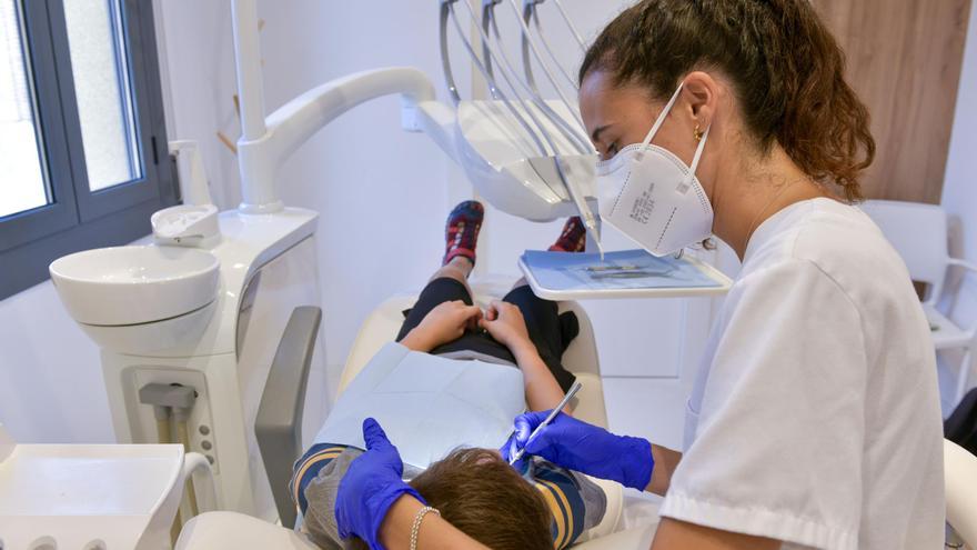 Children's toothpaste with or without fluoride?